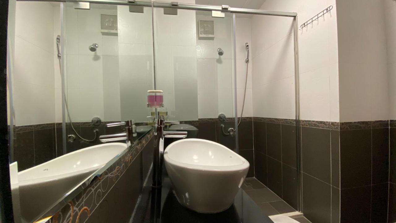 Duc Vuong Saigon Hotel - Cao Thang Bandar Ho Chi Minh Luaran gambar